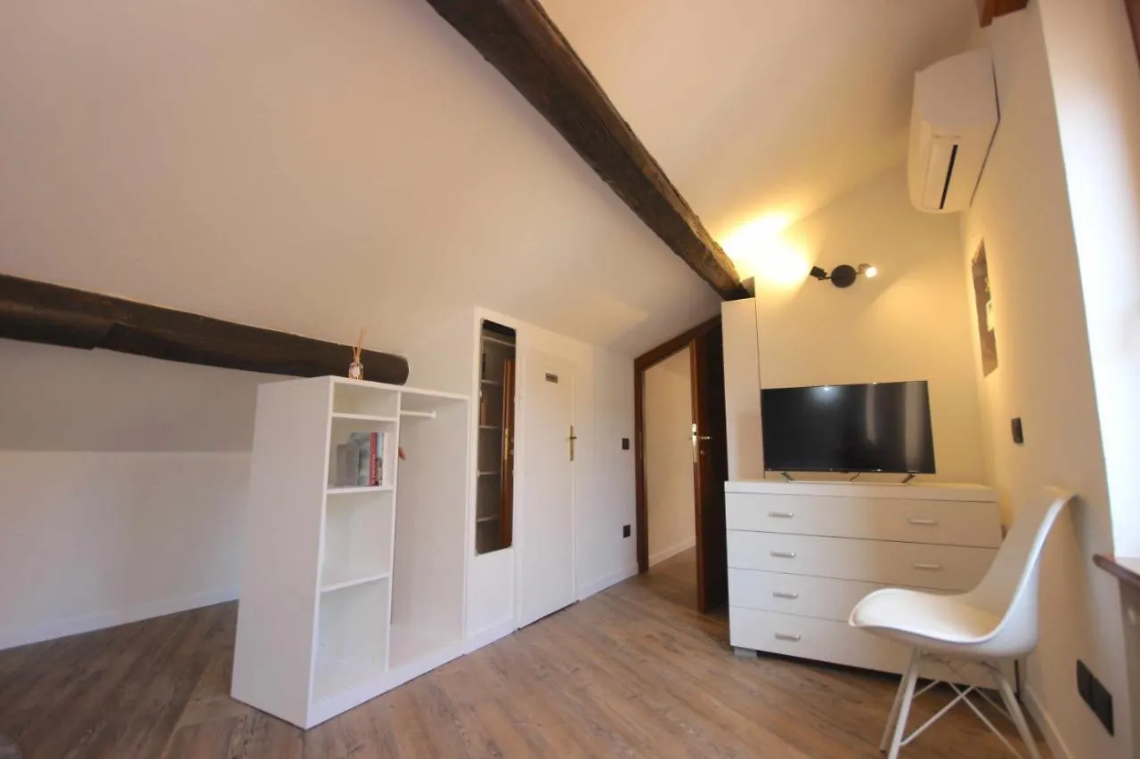 Case Vr Holiday Vittorias Flat Verona 0*,  Italy