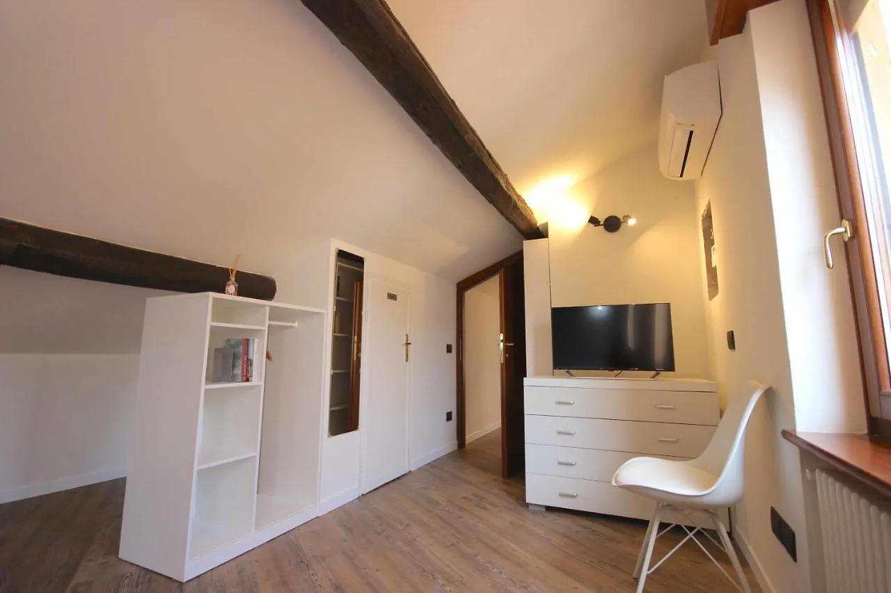 Case Vr Holiday Vittorias Flat Verona